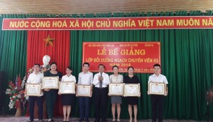 Quang cảnh Lễ Bế giảng lớp bồi dưỡng ngạch chuyên viên Khóa 5 năm 2018 tại huyện Vị Xuyên, tỉnh Hà Giang