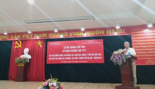 NGƯT.TS. Vũ Thanh Xuân, Phó Bí thư Đảng ủy, Phó Giám đốc Học viện Hành chính Quốc gia phát biểu tại buổi Lễ