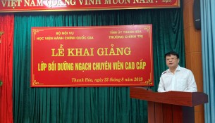 TS.Bùi Huy Tùng - Đảng ủy viên, Chánh Văn phòng Học viện, Phụ trách điều hành Ban Quản lý bồi dưỡng, Học viện Hành chính Quốc gia  phát biểu khai giảng khóa học