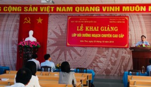 PGS.TS. Huỳnh Văn Thới, Phó Giám đốc Phân viện Học viện Hành chính Quốc gia tại Thành phố Hồ Chí Minh

phát biểu khai giảng khóa học