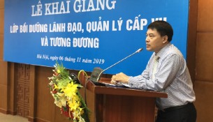 ThS. Tống Đăng Hưng, Phó Trưởng ban Quản lý bồi dưỡng - Học viện Hành chính Quốc gia phát biểu tại buổi lễ