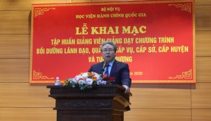 TS. Đặng Xuân Hoan – Giám đốc Học viện hành chính Quốc gia phát biểu khai mạc khóa tập huấn