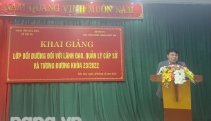 1. TS. Tống Đăng Hưng - Phó Trưởng ban Quản lý bồi dưỡng, Học viện Hành chính Quốc gia phát biểu khai giảng khóa học