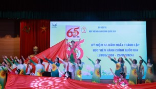 12. Liên khúc hát, múa Vững bước đường tương lai, biểu diễn Văn phòng