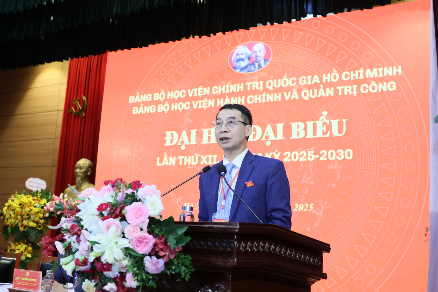 Đồng chí Lương Thanh Cường, Phó Bí thư Đảng ủy, Phó Giám đốc Học viện báo cáo phương hướng, nhiệm vụ của Đảng bộ Học viện lần thứ XII, nhiệm kỳ 2025-2030