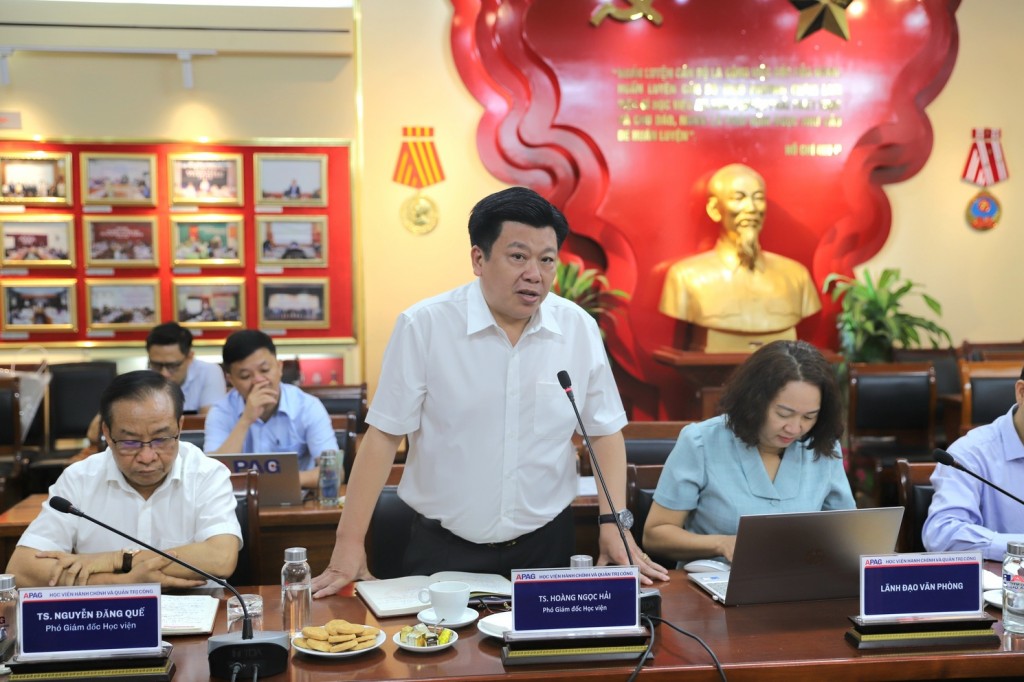 TS. Hoàng Ngọc Hải, Phó Giám đốc Học viện phát biểu tại Hội nghị.